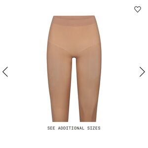 SKIMS | Mid waist capri